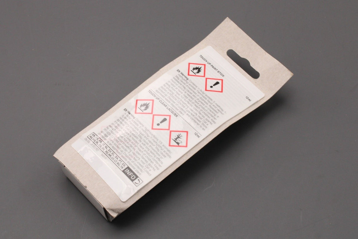 Land Rover Range Rover touch up paint (farallon black) VPLDC0004PNG