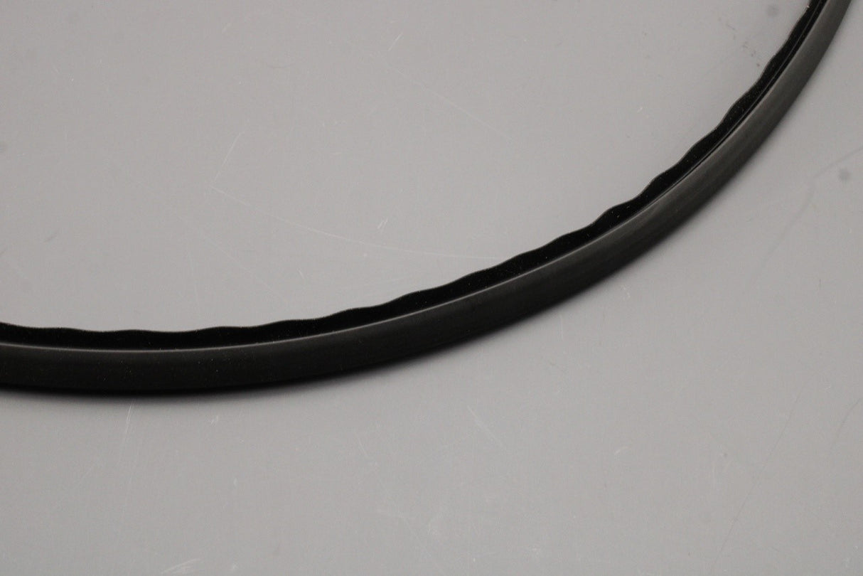 Land Rover Discovery 4 L319 2010-16 windscreen seal (upper) LR031186
