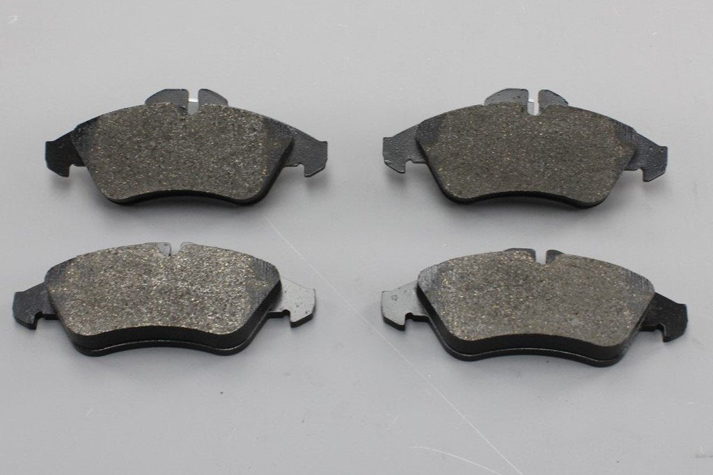 VW LT 1997-2005 front brake pads set 2D0698151