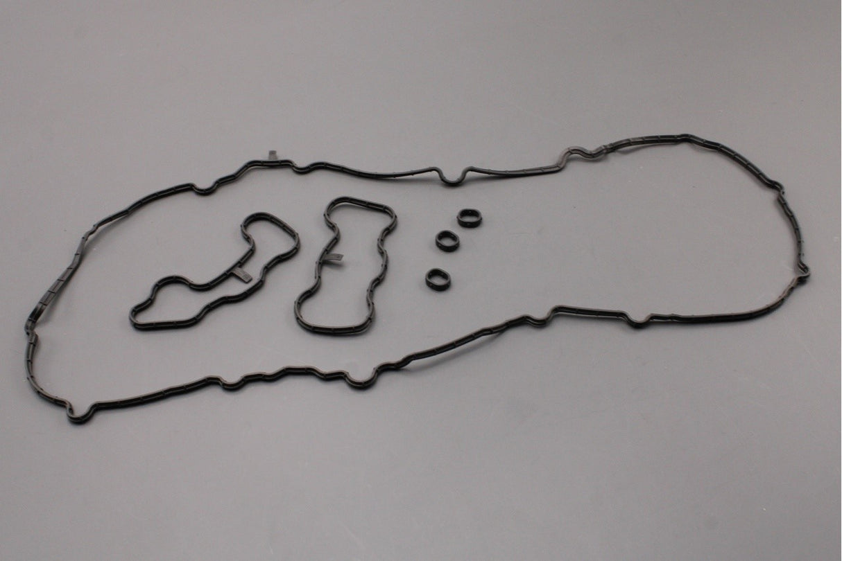 Land Rover & Range Rover 4.4L V8 rocker cover gasket (right) LR158770