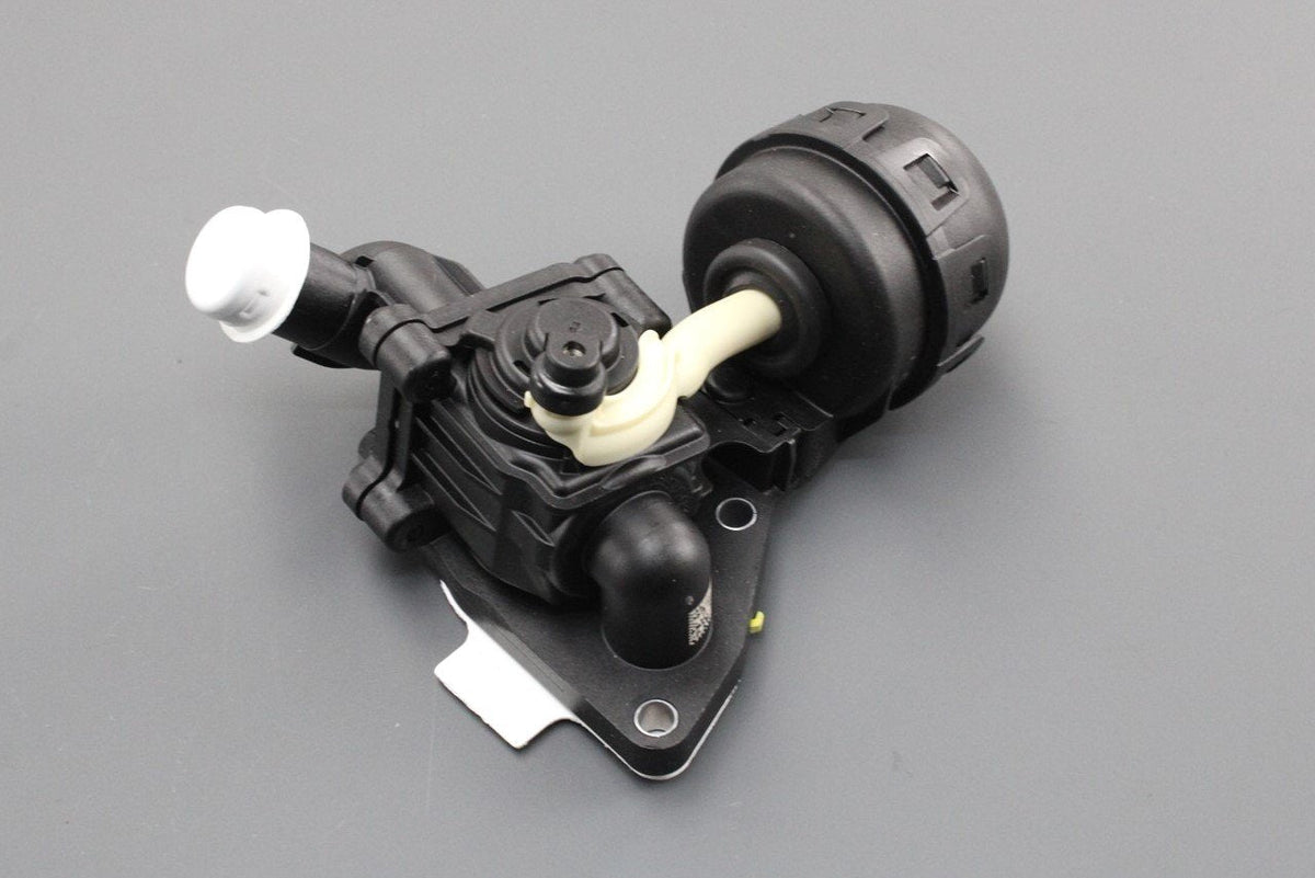 VW Touareg Audi A4 A5 Q5 coolant regulating valve (3.0 TDI) 059121737AR, view 1