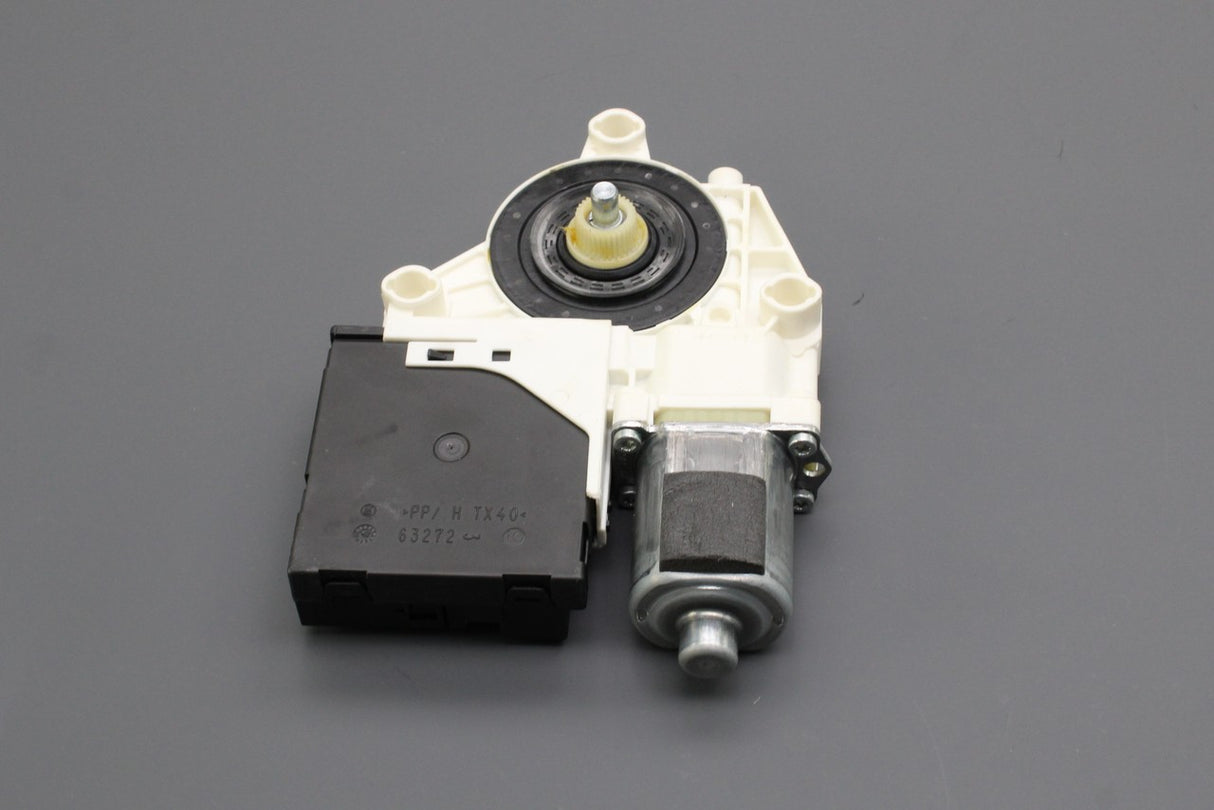 Audi A3 2004-2007 front window motor (passenger) 8P0959802G