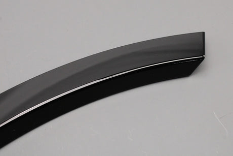 Land Rover Discovery 5 L462 17-on wheel arch trim (rear right) LR117001