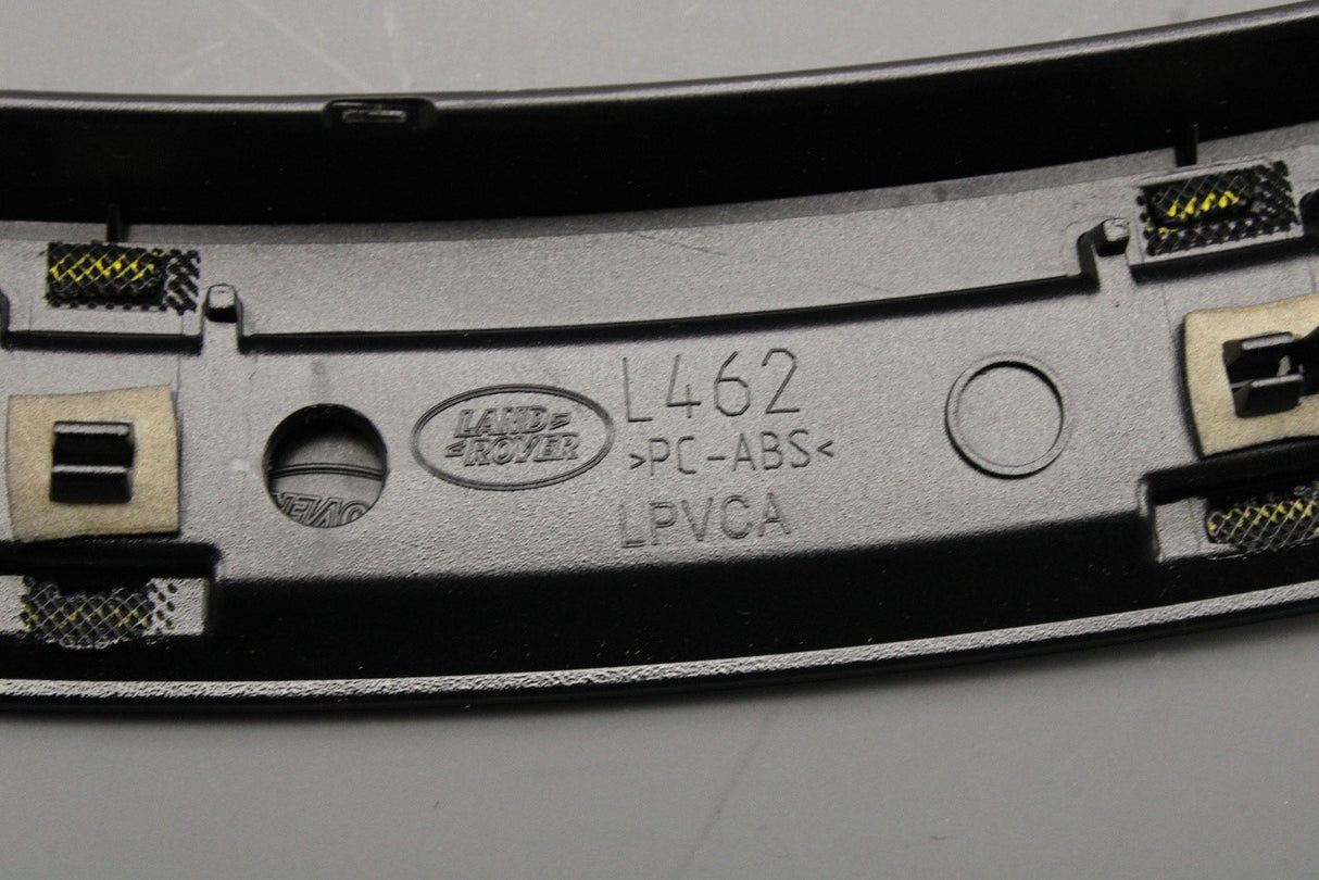 Land Rover Discovery 5 L462 17-on wheel arch trim (rear right) LR117001
