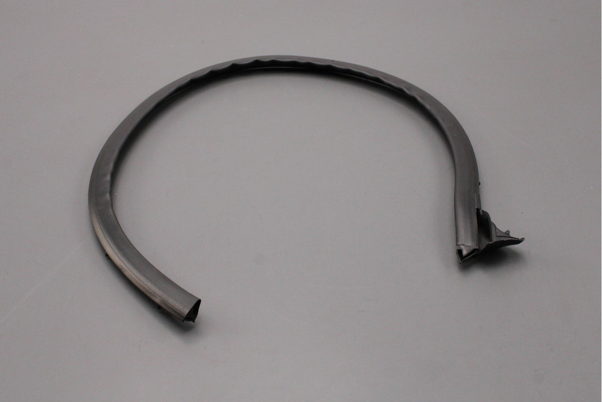 VW Golf MK7 MK7.5 2013-2020 door seal (front left) 5G4837651B, view 1