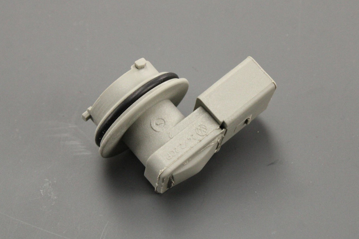 VW Beetle 1999-2010 taillight bulb holder (3 pin) 7D0953123A