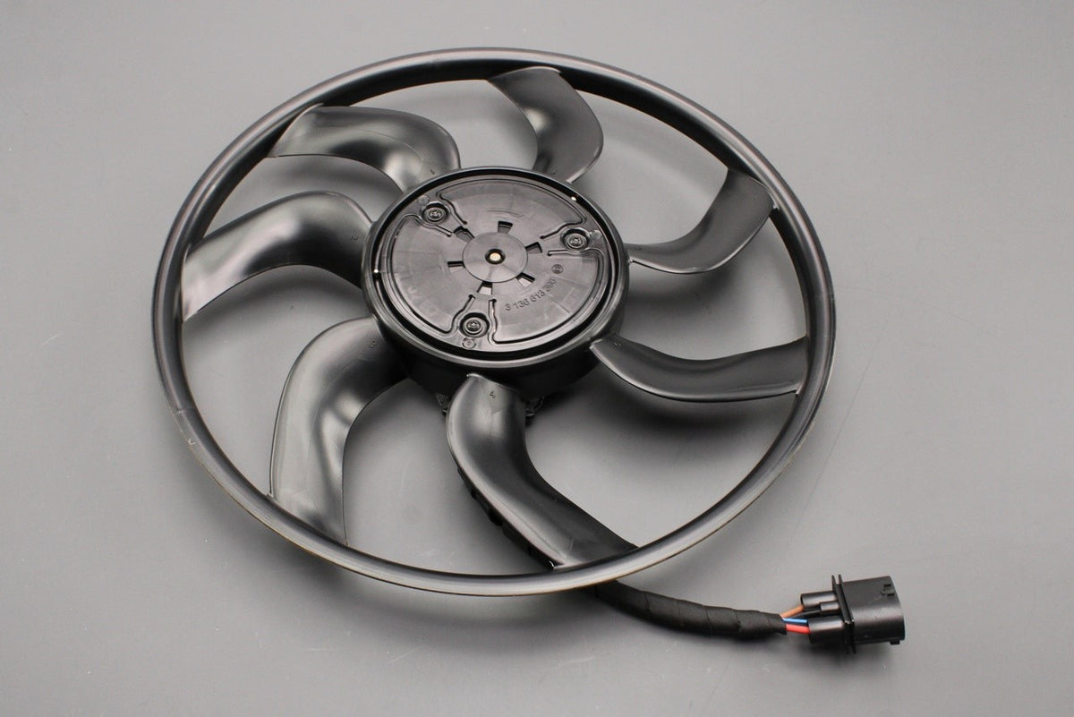VW Touareg 2018-on Audi A4 A5 A6 A7 A8 Q7 Q8 radiator fan 8W0959455T, view 1