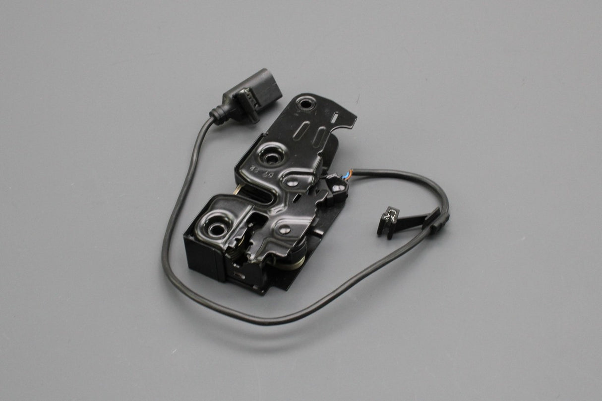 Audi A4 S4 RS4 A5 Q5 R8 07-16 bonnet lock with microswitch 8K0823509G