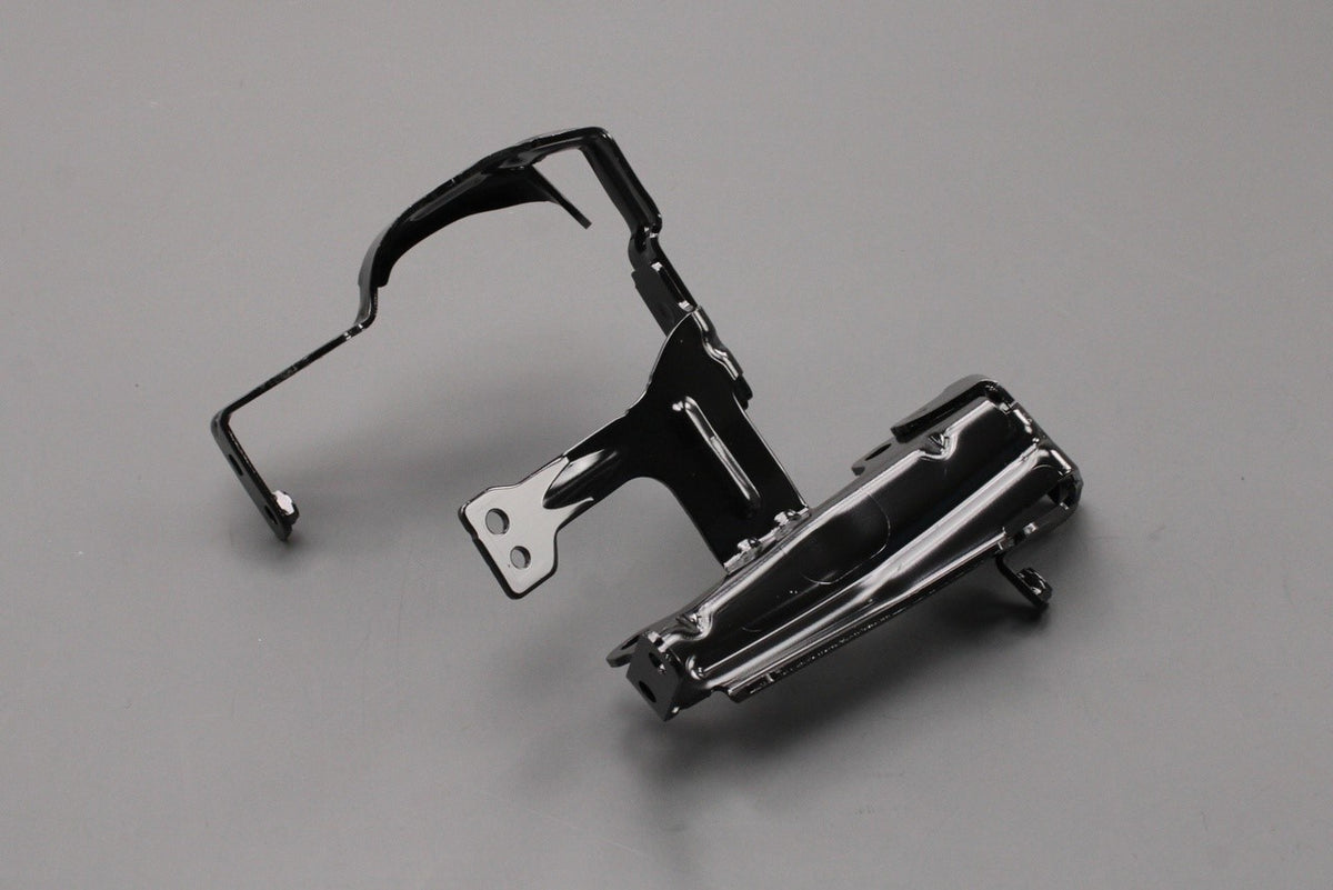 Land Rover Discovery Sport Evoque 2.0 TD EGR support bracket LR073741, view 1