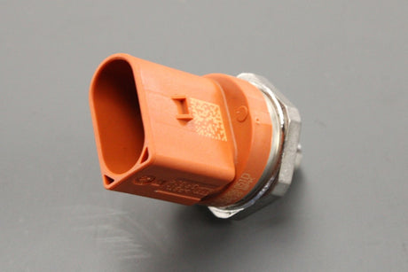 VW Golf Audi R8 Skoda SEAT Leon fuel pressure sensor (petrol) 06J906051D