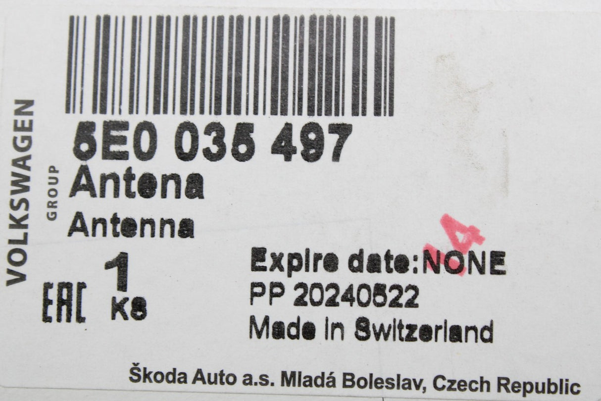 Skoda Octavia 13-on Kamiq Scala 19-on aerial amplifier (left) 5E0035497