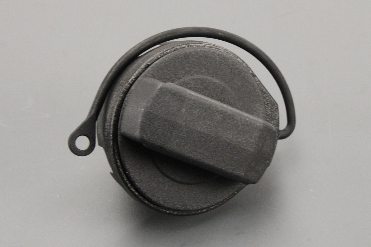 VW Golf MK5 Audi A3 R8 Skoda SEAT 2003-2016 fuel filler cap 1K0201550AL