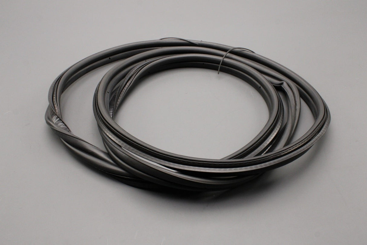 Land Rover Range Rover 2013-2022 boot lid tailgate seal (rear) LR147402