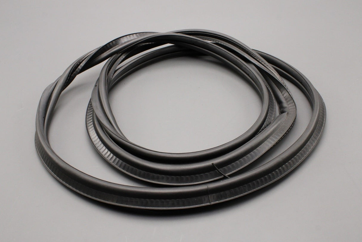 Land Rover Range Rover 2013-2022 boot lid tailgate seal (rear) LR147402