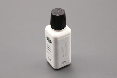 Land Rover Range Rover leather and vinyl cleaner LR023890