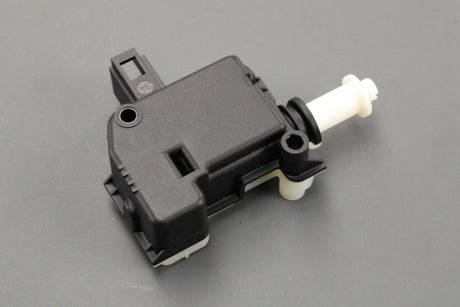 VW Passat B5.1 Audi TT Skoda fuel filler flap door actuator 1K5959782