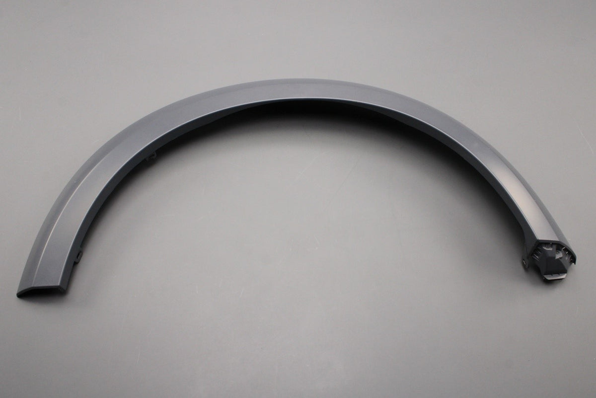 Land Rover Discovery 3 2005-2009 front wheel arch trim (right) LR010631, view 1