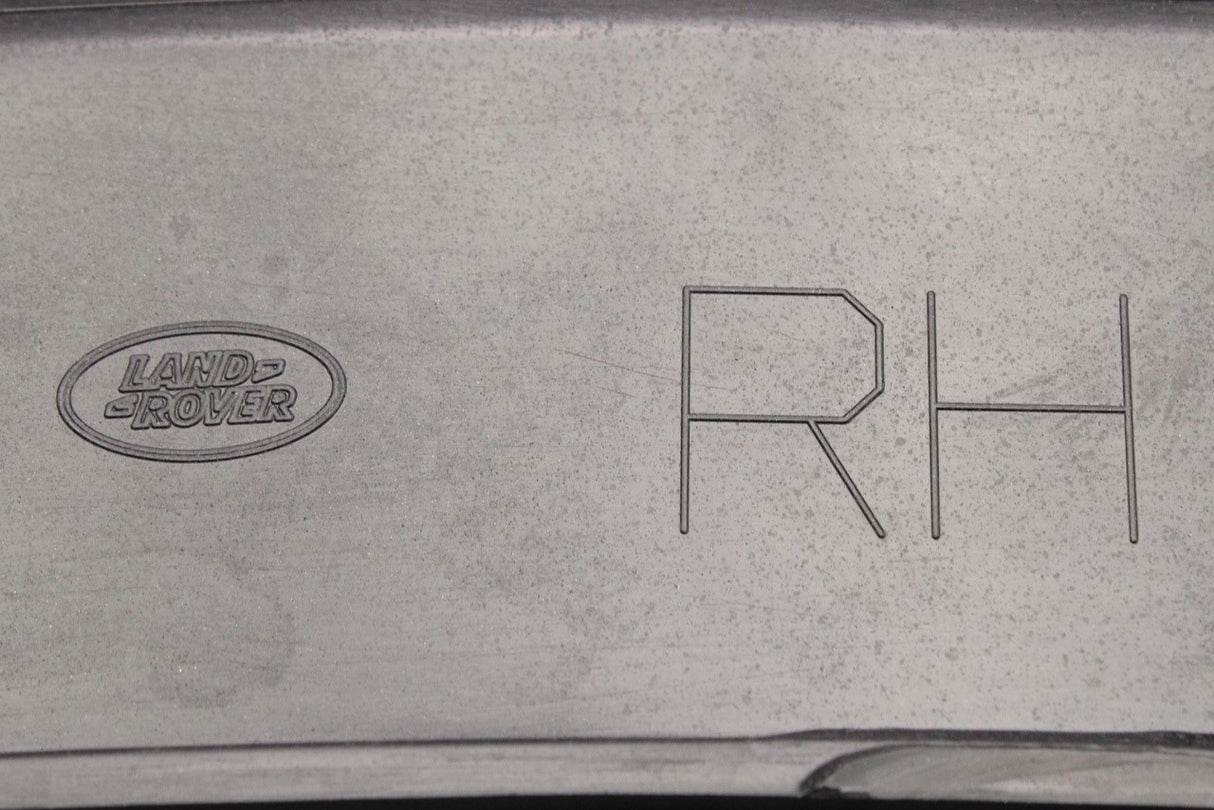 Land Rover Discovery 3 2005-2009 front wheel arch trim (right) LR010631