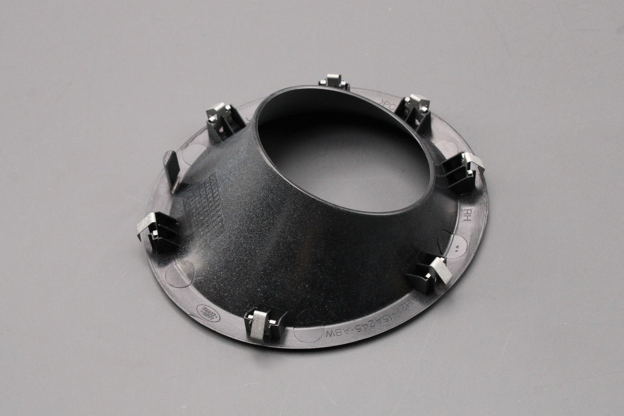 Land Rover Discovery 4 2010-2016 fog light bezel (right) LR015462