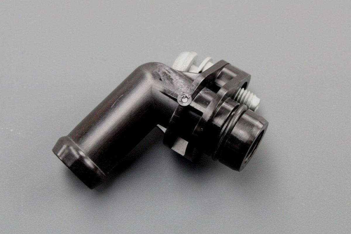 Audi A8 S8 Q7 Q8 2016-on coolant hose connector 059121132K, view 1
