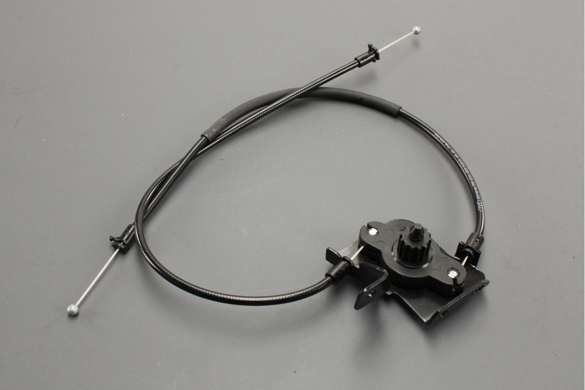 Audi TT TTS TTRS 8S 15-on bonnet lock release cable (centre) 8S0823529D, view 1