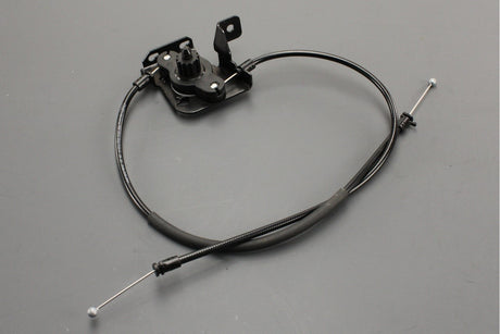 Audi TT TTS TTRS 8S 15-on bonnet lock release cable (centre) 8S0823529D