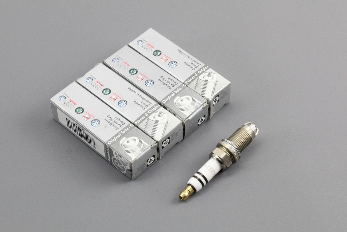 VW Golf MK5 Jetta Passat Audi A3 1.6 FSI spark plugs (x4) 101000068AA