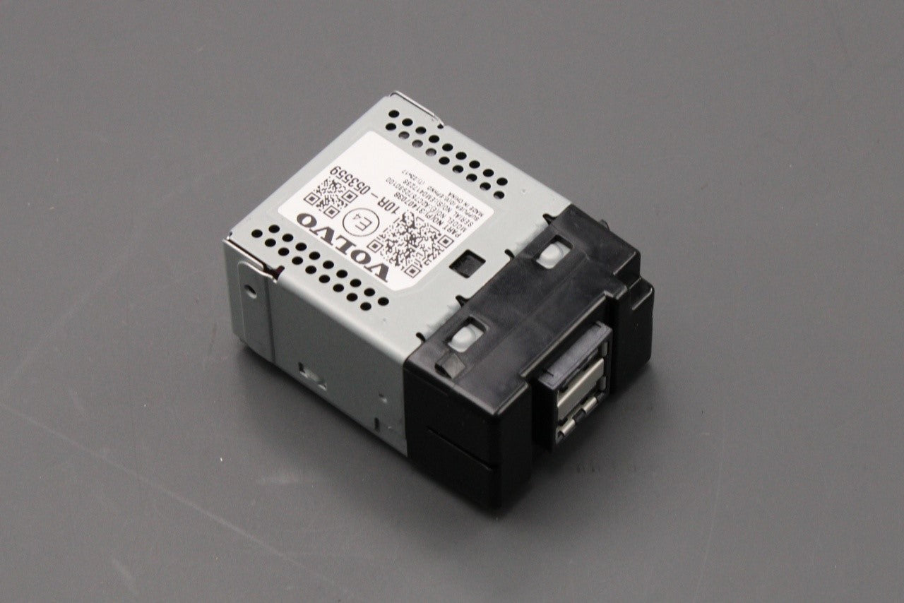 Volvo dual USB port socket interface 31407038 – Partshaus Ltd