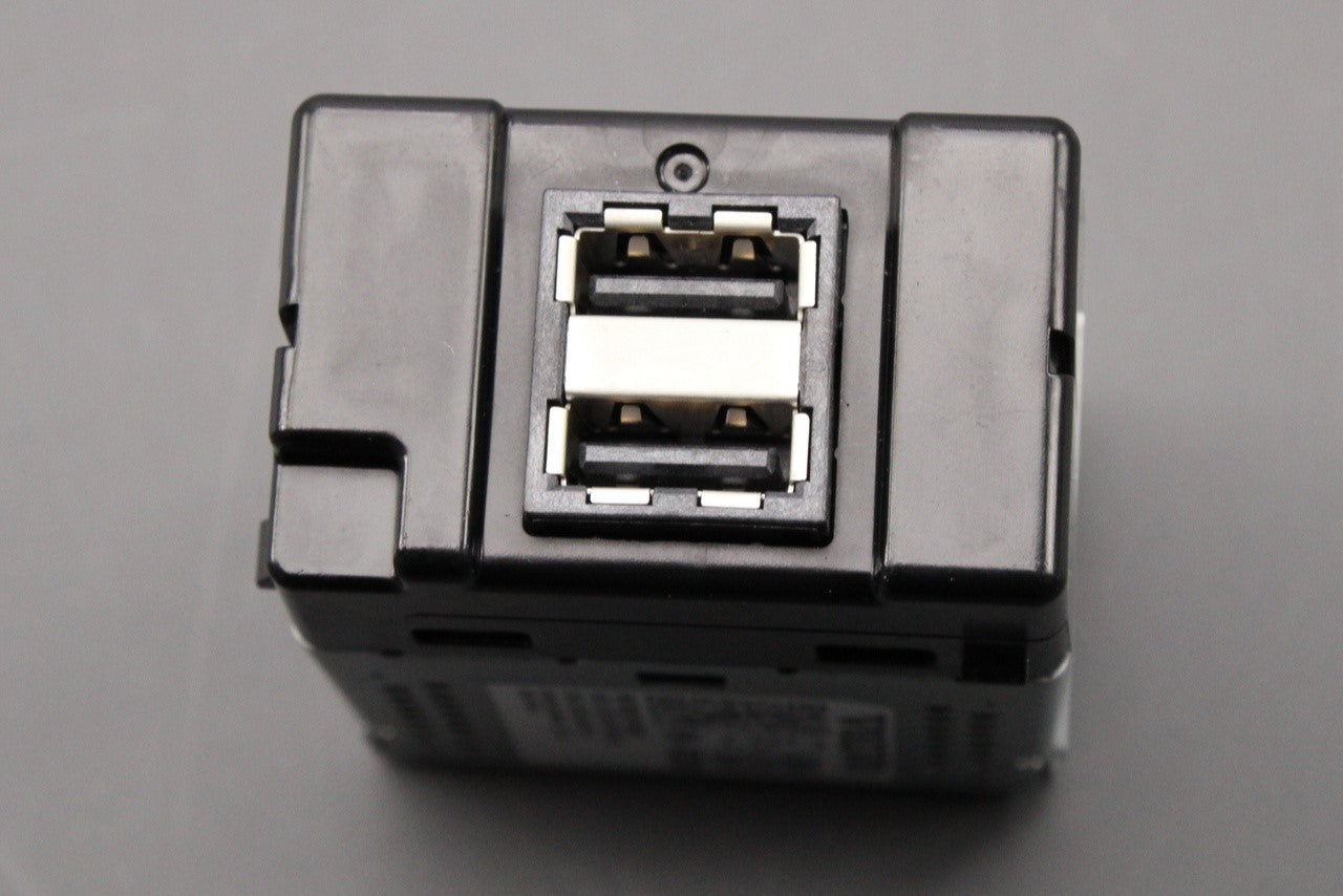 Volvo dual USB port socket interface 31407038 – Partshaus Ltd