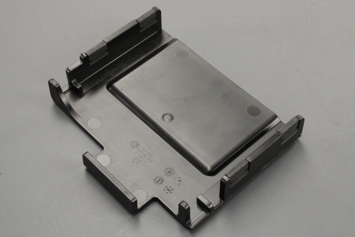 VW ID.4 ID.5 Audi Q4 e-tron Skoda Enyaq 12V battery cover 1EA915325