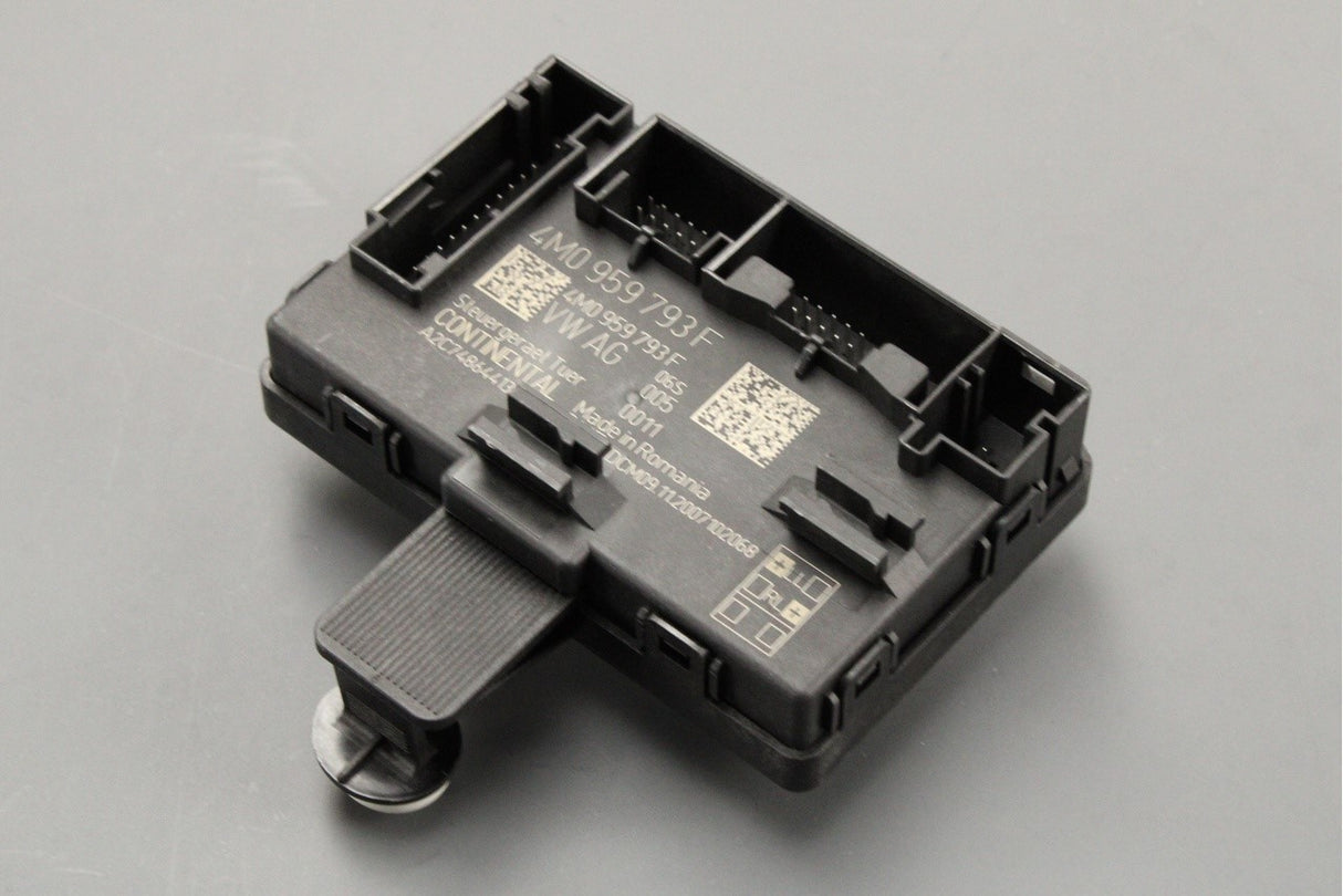 Audi A5 S5 Cabriolet 2017-on roof control door module unit 4M0959793F