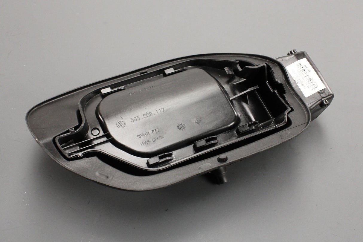 VW Passat B8 2018-2024 fuel filler flap housing (right) 3G5809857C