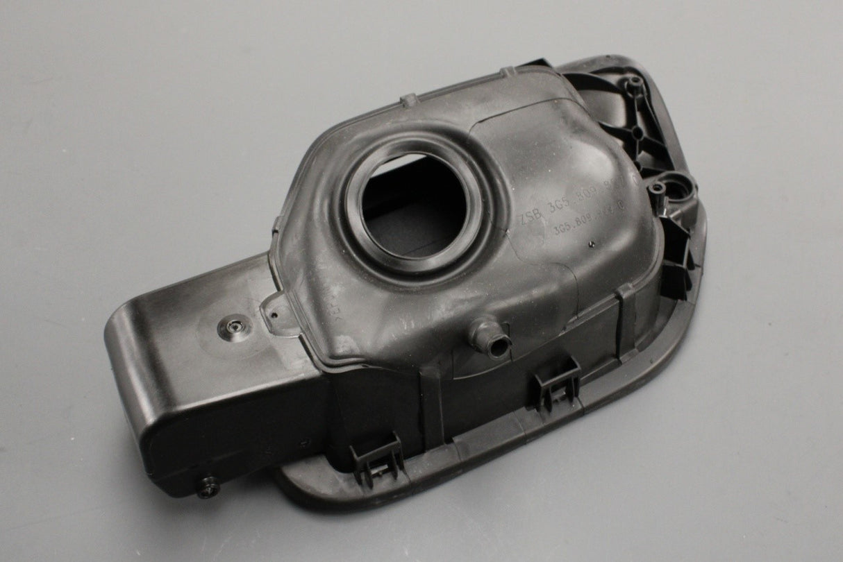 VW Passat B8 2018-2024 fuel filler flap housing (right) 3G5809857C