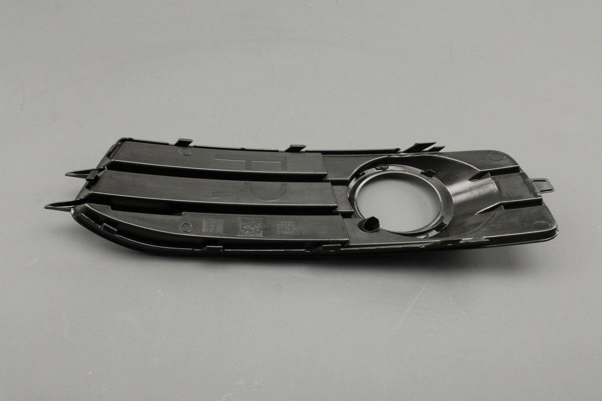 Audi A3 8P 2009-13 front lower fog light grille (right) 8P0807682F ZDE