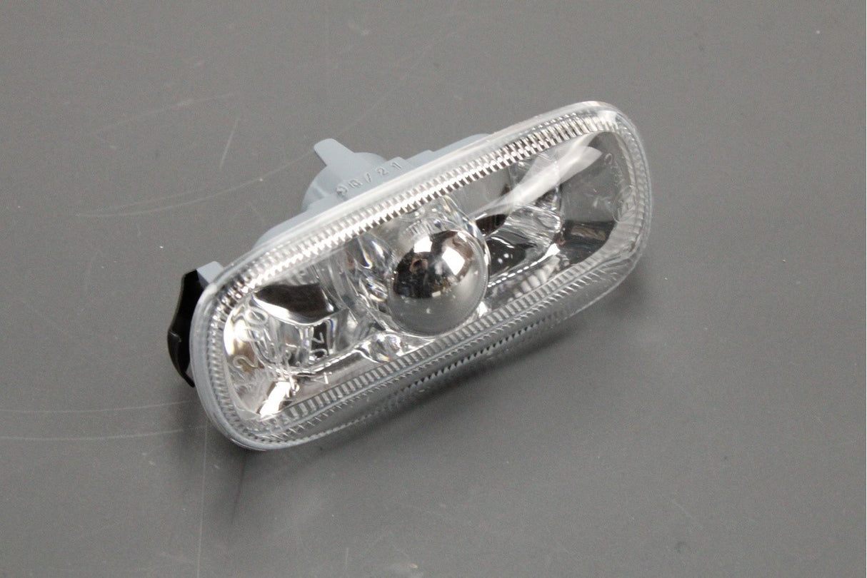 Audi A3 A4 A6 RS4 RS6 2002-2011 wing turn signal indicator 8E0949127
