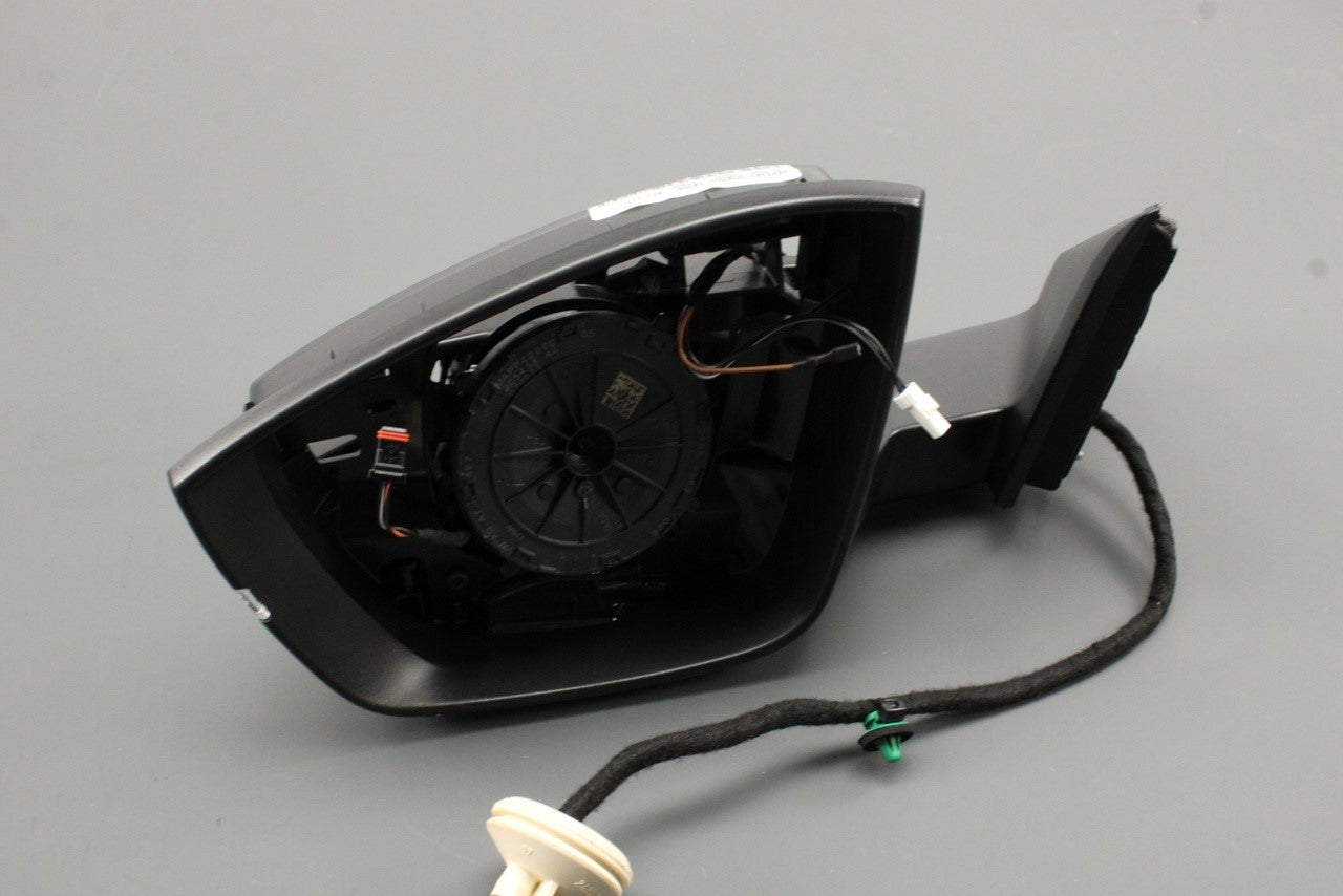 Skoda Karoq 2018-on power fold wing mirror housing (left