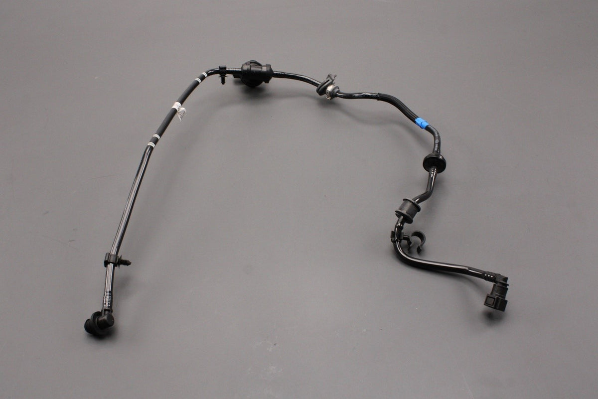 Land Rover Discovery Sport Evoque 2012-on vacuum supply hose LR092063, view 1