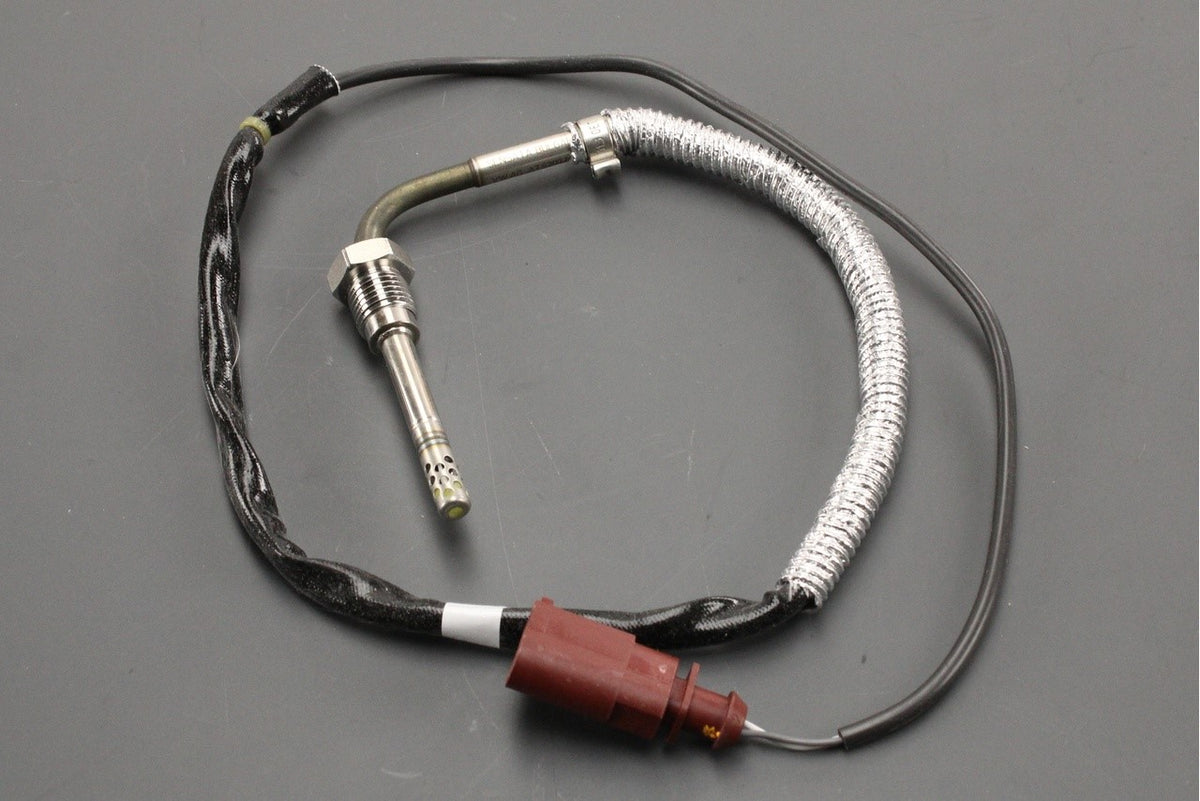 Audi A4 2005-2009 exhaust gas temperature sender (pre DPF) 8E0906088, view 1