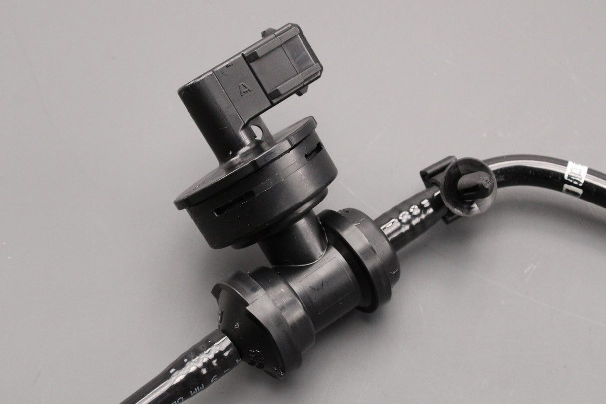 Land Rover Discovery Sport Evoque 2012-on vacuum supply hose LR092063