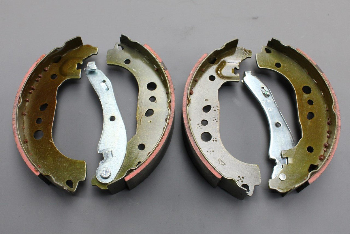 VW Polo AW Audi A1 Skoda SEAT 18-on brake shoes set (rear) 2Q0698525E