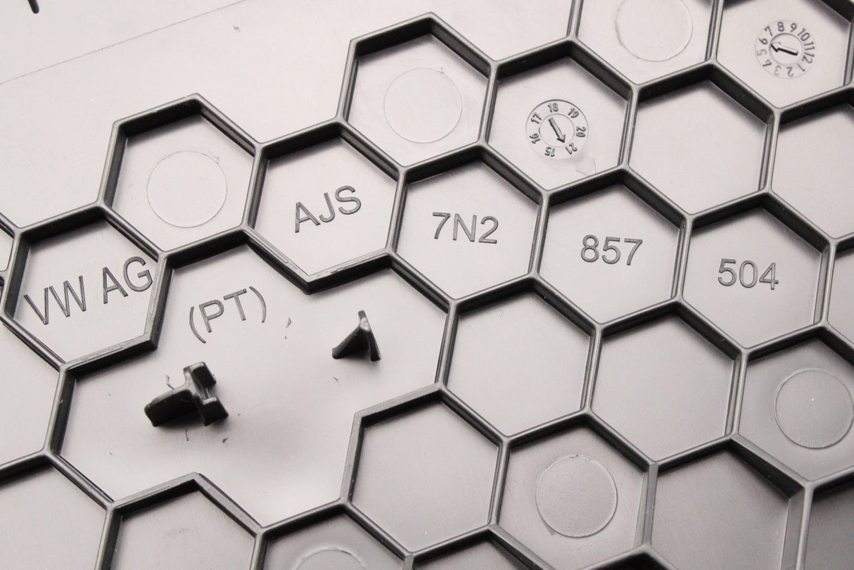 VW Sharan SEAT Alhambra 11-23 interior fuse box cover 7N2857504A 82V