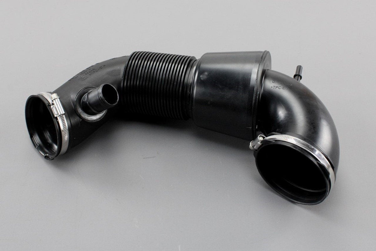 Audi Q7 SQ7 Q8 SQ8 4.0 TDI air intake pipe hose 057129615E, view 1