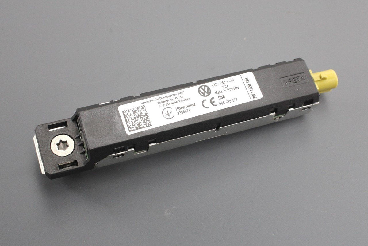 VW Golf MK7 MK7.5 boot lid aerial amplifier (right upper) 5G6035577, view 1