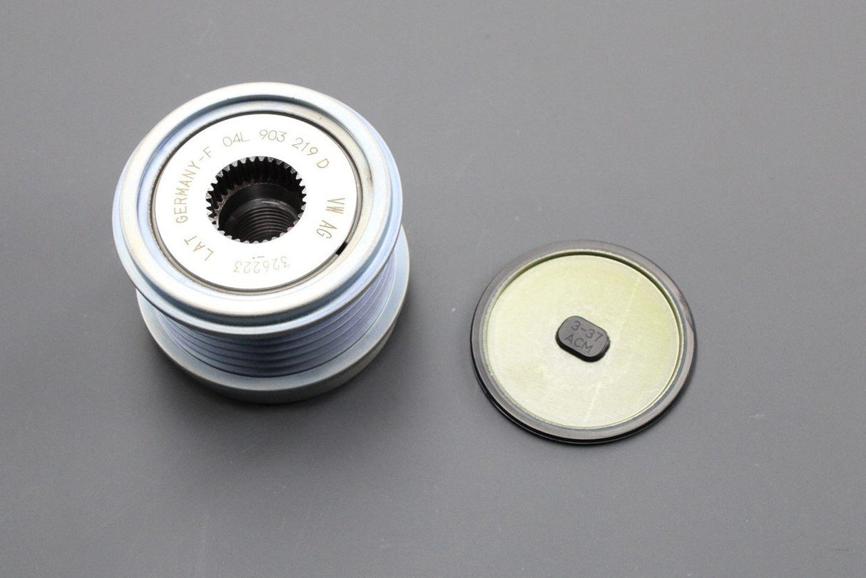 VW Golf MK7 13-17 Tiguan alternator pulley freewheel & cap 04L903219D