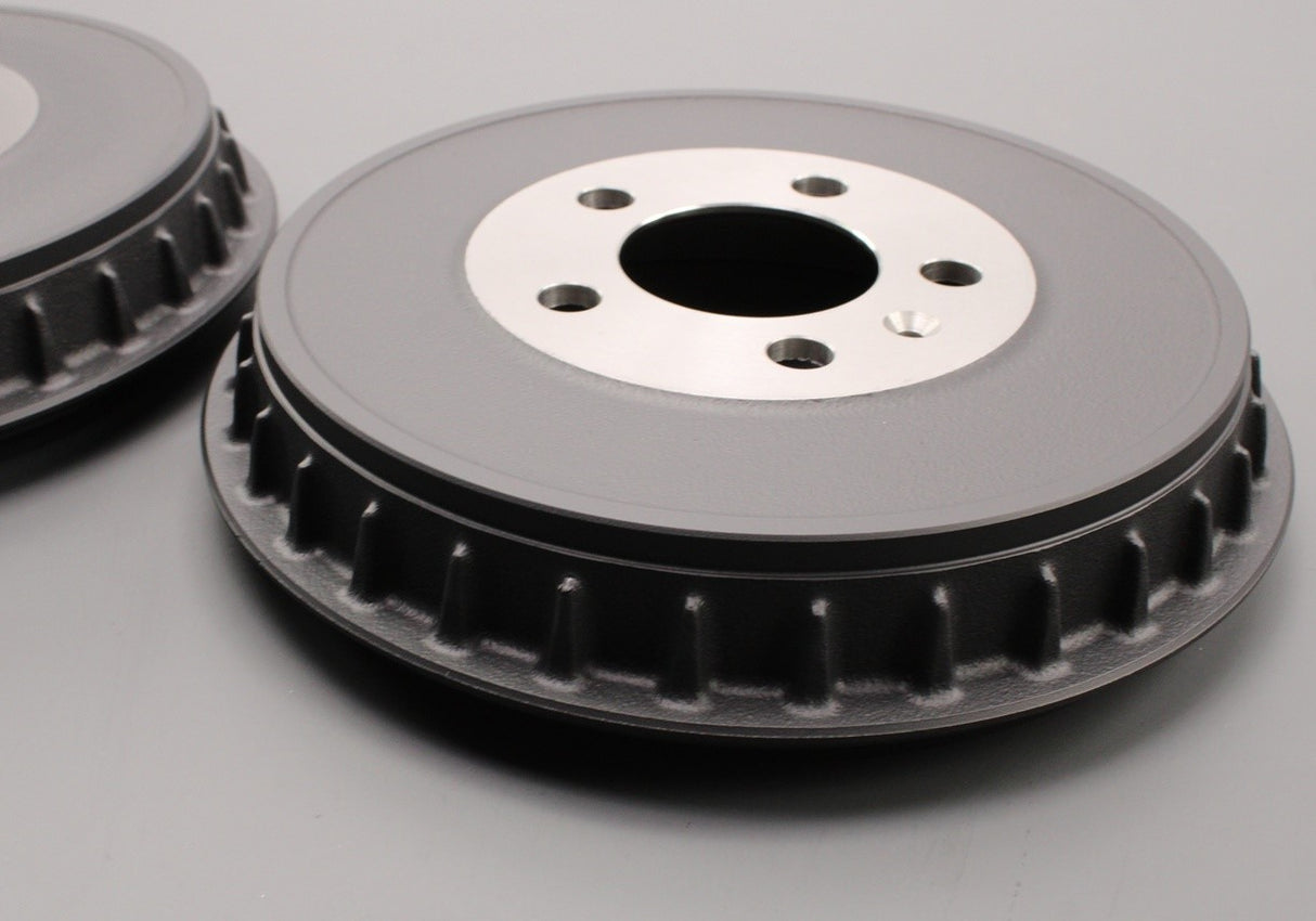 VW Polo AW Audi A1 Skoda SEAT rear brake drums (x2) 2Q0609617A