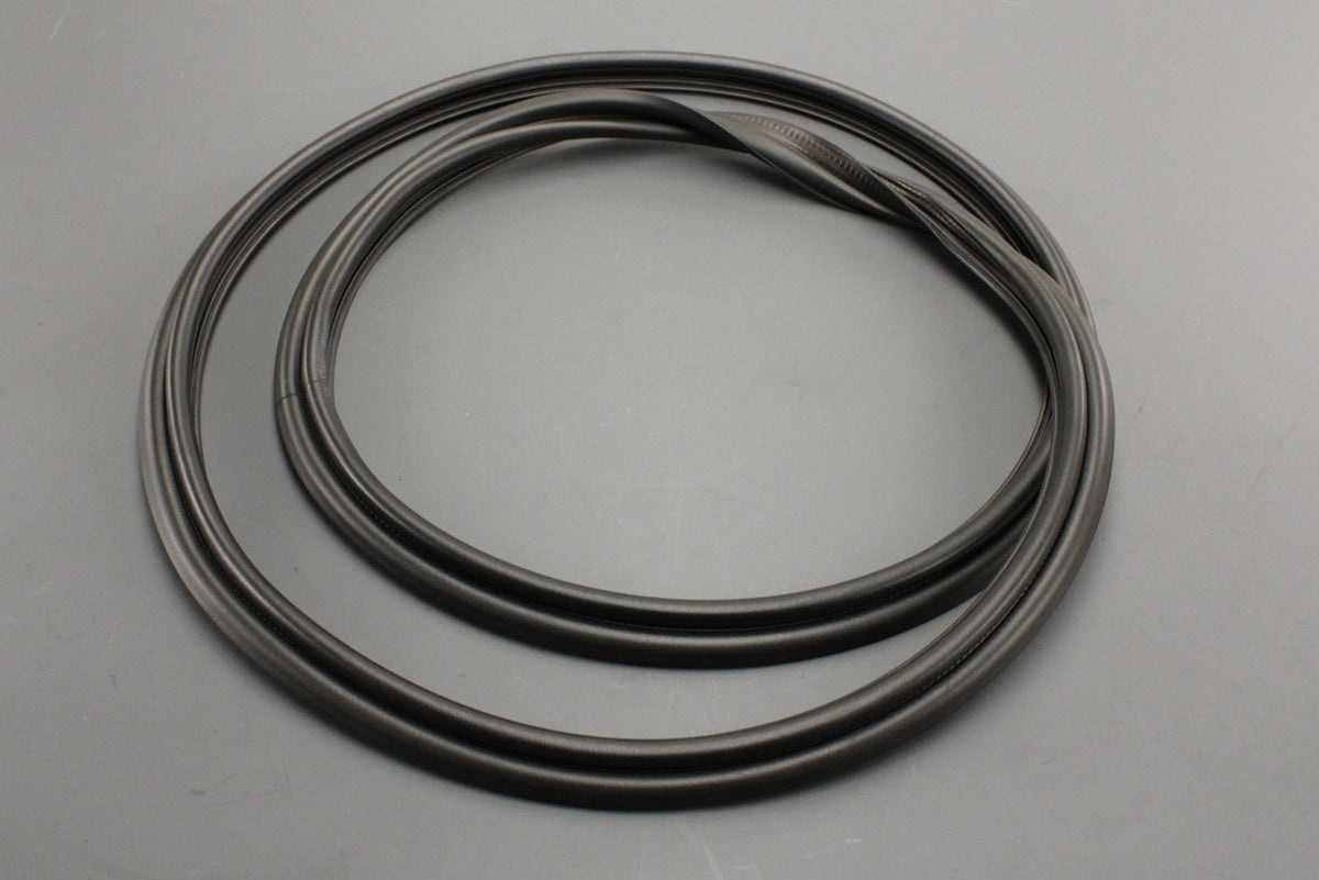 Jaguar XE boot lid tailgate seal (rear) T4N18777, view 1