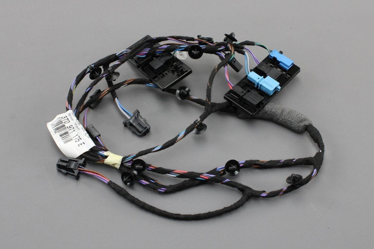 Skoda Superb 2014-15 tailgate wiring loom harness (lower) 3T0971175E, view 1