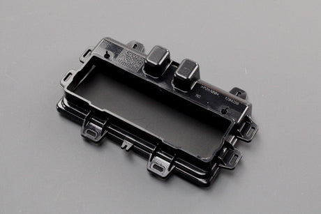 VW Passat 15-on Arteon 17-on centre console socket trim 3G0863289B 81U