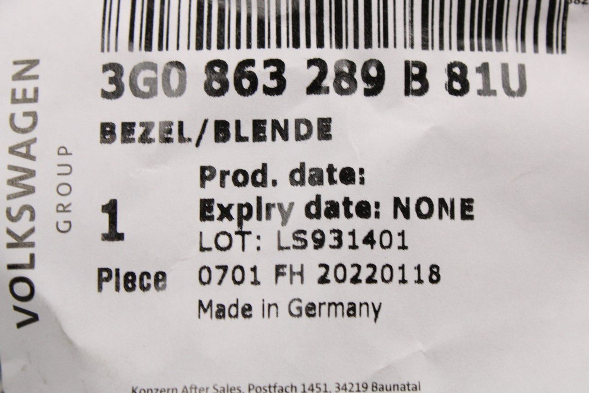 VW Passat 15-on Arteon 17-on centre console socket trim 3G0863289B 81U