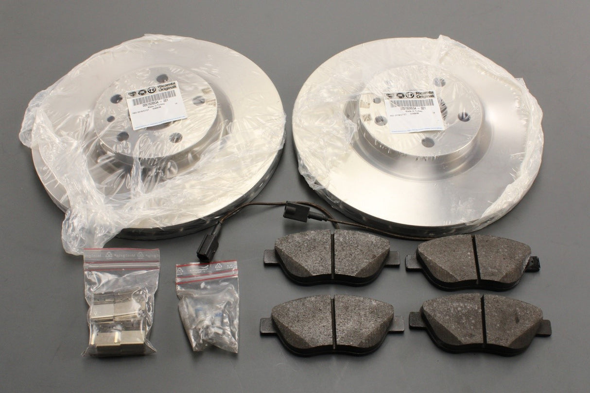 Vauxhall Combo D 2012-2018 brake discs and pads kit (front) 95526068